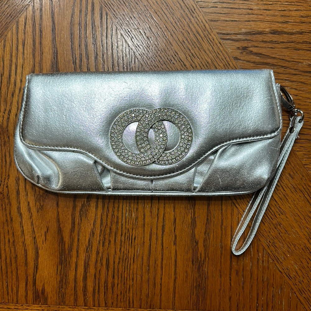 Silver pouchette